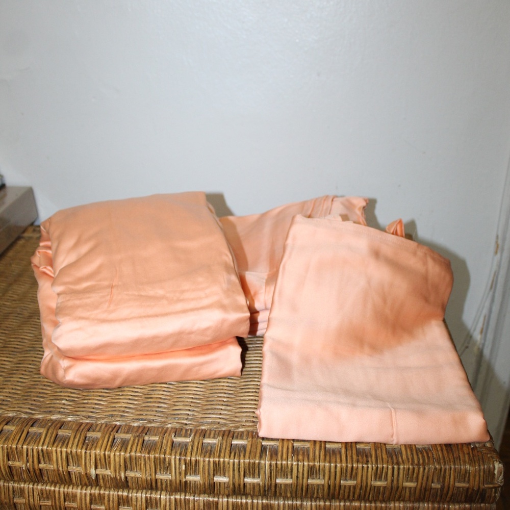 Buffy King Sheet Set – Lyocell – Peach - Picture 6 of 8